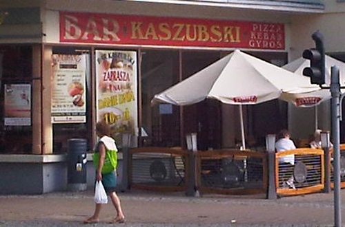 Bar Kaszubski serwuje "tradycyjne dania": pizza, kebab i gyros